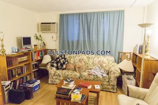26 Allston St in Boston, MA - Building Photo
