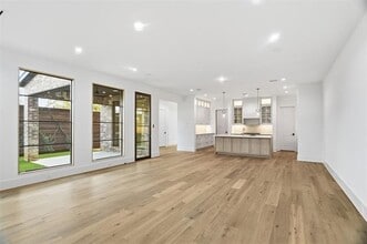 4929 Newmore Ave in Dallas, TX - Building Photo - Building Photo