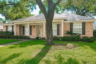 2530 Bandelier Dr in Houston, TX - Building Photo - Building Photo