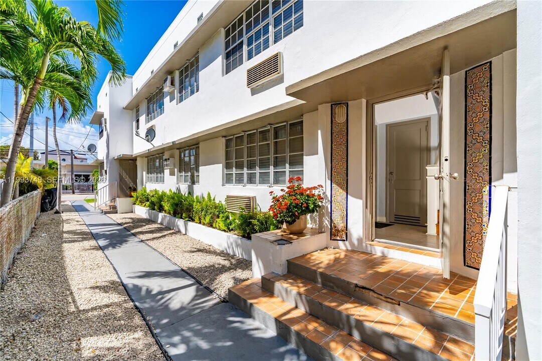 7635 Dickens Ave in Miami Beach, FL - Building Photo