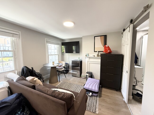 14 Derne St, Unit 302