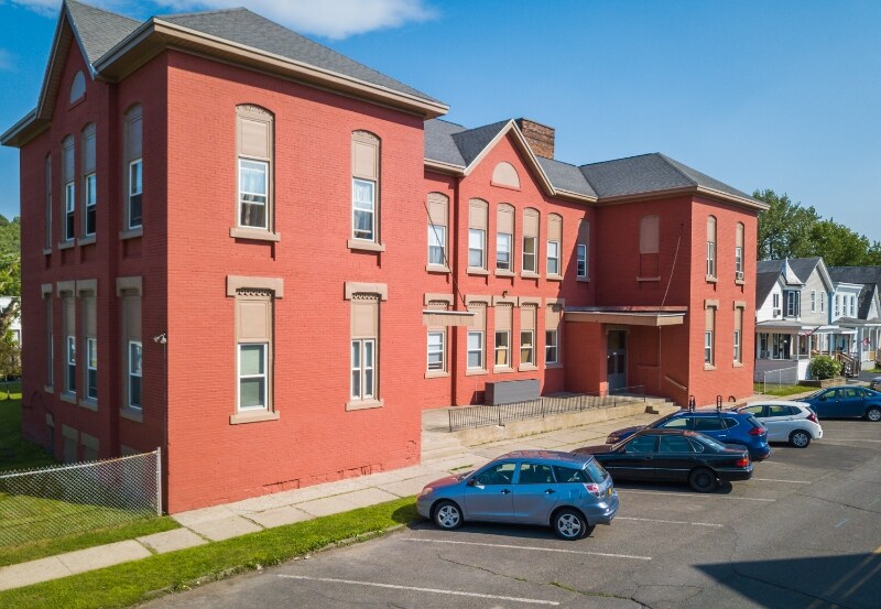 366 4th Ave-Unit -21 in Troy, NY - Building Photo