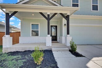 113 Greenthread Dr in Liberty Hill, TX - Building Photo - Building Photo
