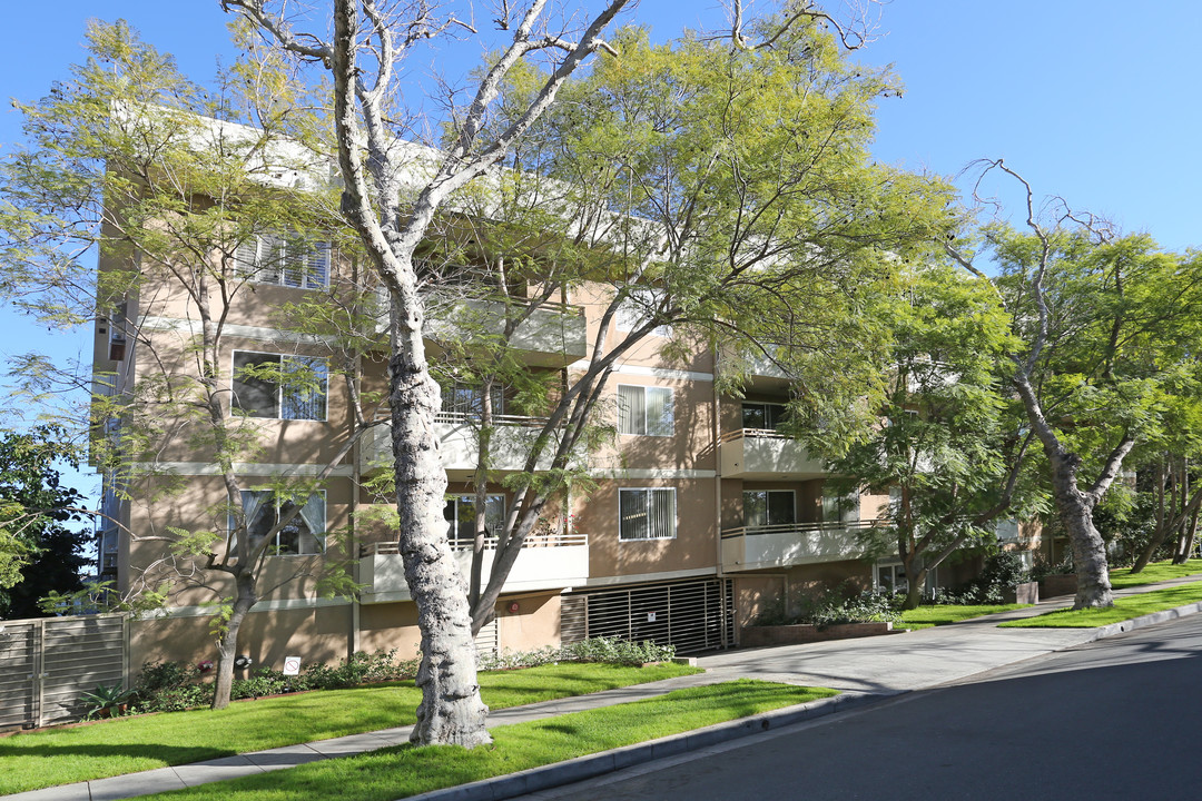 Almont Chateau in Beverly Hills, CA - Building Photo