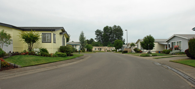 Lakeridge of Eugene in Eugene, OR - Foto de edificio - Building Photo