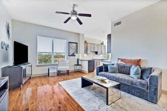 Domain at Kirby in Houston, TX - Building Photo - Interior Photo