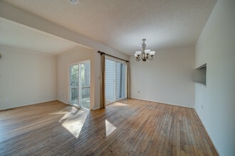5481 Vantage Point Rd in Columbia, MD - Building Photo - Building Photo