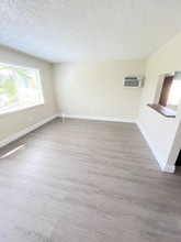 831 S Oaks Ave in Ontario, CA - Building Photo - Building Photo