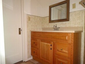 473-455 Johnstonville Rd, Unit Apt. B in Susanville, CA - Foto de edificio - Building Photo