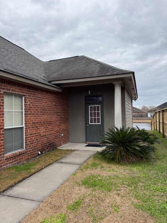 8947 Lake Mist Ave in Baton Rouge, LA - Building Photo
