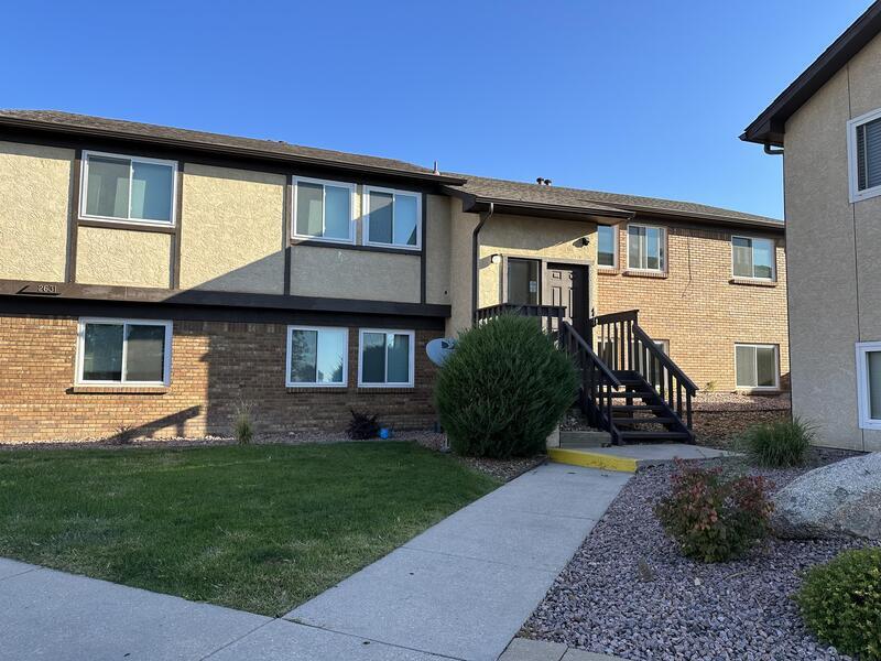 2631 E Uintah St in Colorado Springs, CO - Foto de edificio