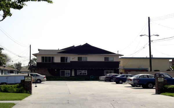 9918 Ramona St in Bellflower, CA - Foto de edificio