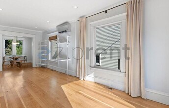 2038 8th Ave N in Seattle, WA - Building Photo - Building Photo