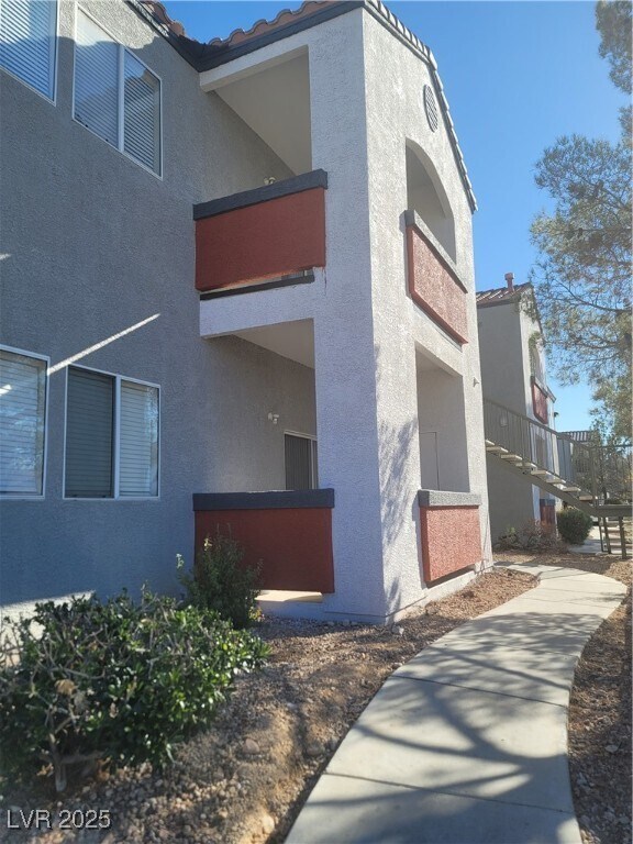 7413 W Russell Rd in Las Vegas, NV - Building Photo - Building Photo