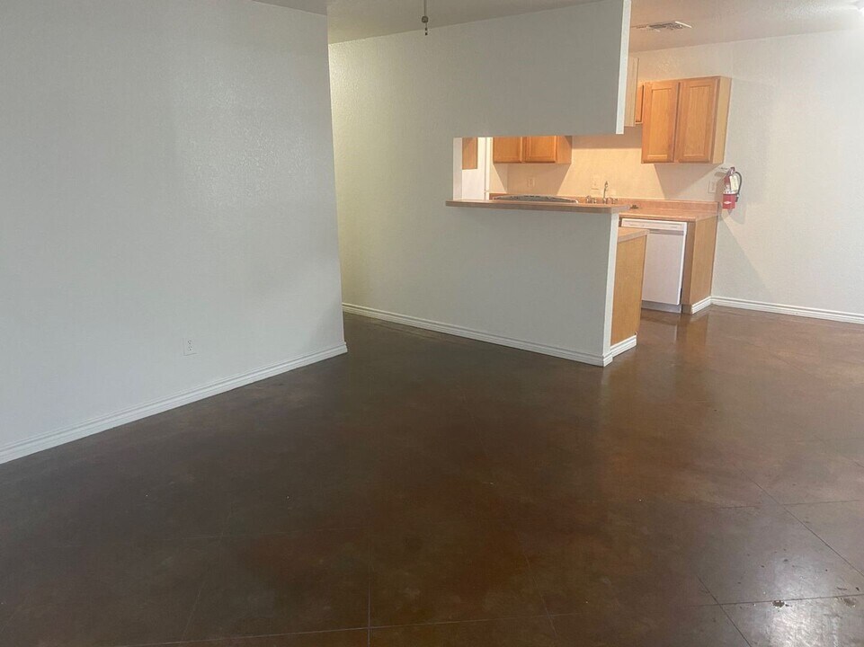 1322 Country C in Cleburne, TX - Building Photo