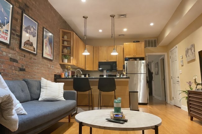 241 Boston St, Unit 2 in Boston, MA - Building Photo - Building Photo