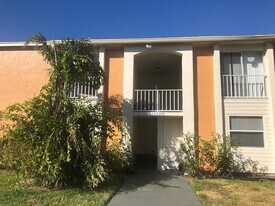 12622 Kenwood Ln in Ft. Myers, FL - Building Photo