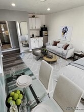 9121 Foster Rd in Downey, CA - Building Photo - Building Photo