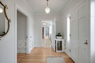 3707 SW 52nd Pl in Portland, OR - Building Photo - Building Photo