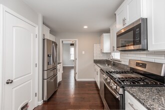 6837 Julian Ave in University City, MO - Building Photo - Building Photo