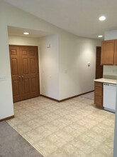 2230 Shamrock Ln in Troy, OH - Foto de edificio - Building Photo