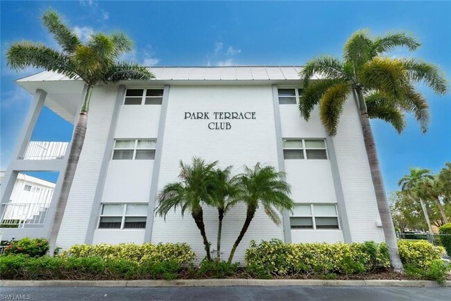 72 7th St S, Unit 301 in Naples, FL - Building Photo - Building Photo