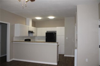 1408 SE 1st St-Unit -1 in Smithville, TX - Building Photo - Building Photo