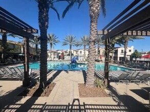 1797 Laurelwood Wy in Oceanside, CA - Building Photo - Building Photo