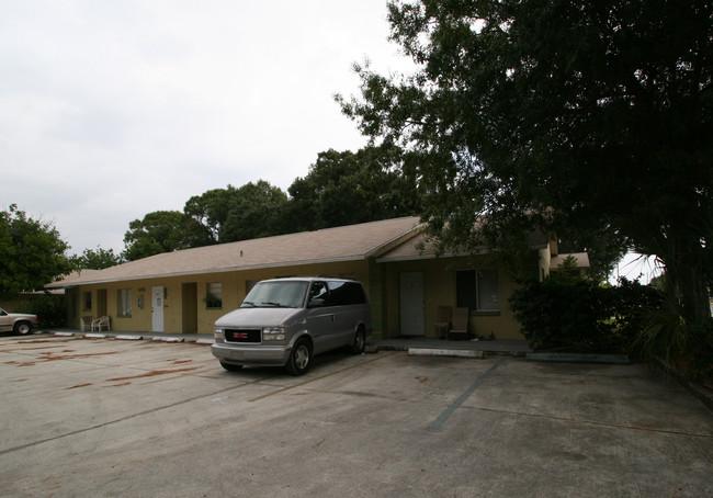 Bayshore Oaks in Bradenton, FL - Building Photo - Building Photo