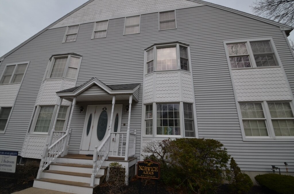 99 W Wyoming Ave in Melrose, MA - Building Photo