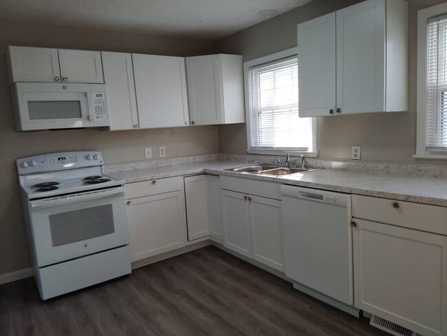 property at 3879 Speedway Cir