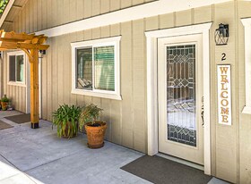 571 Hill St in Los Alamos, CA - Building Photo