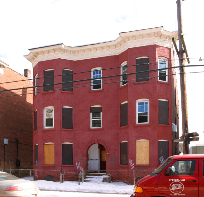 160-162 Bartholomew Ave in Hartford, CT - Foto de edificio - Building Photo