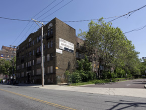 Lindley Court Apartments in Philadelphia, PA - Building Photo - Building Photo