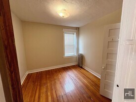 McLean avenue, Yonkers, Unit 2 in Yonkers, NY - Building Photo