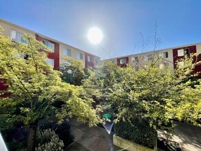 Pearl Court in Portland, OR - Foto de edificio - Building Photo