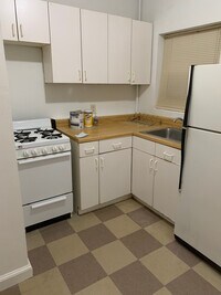 754 Huntington Ave photo'