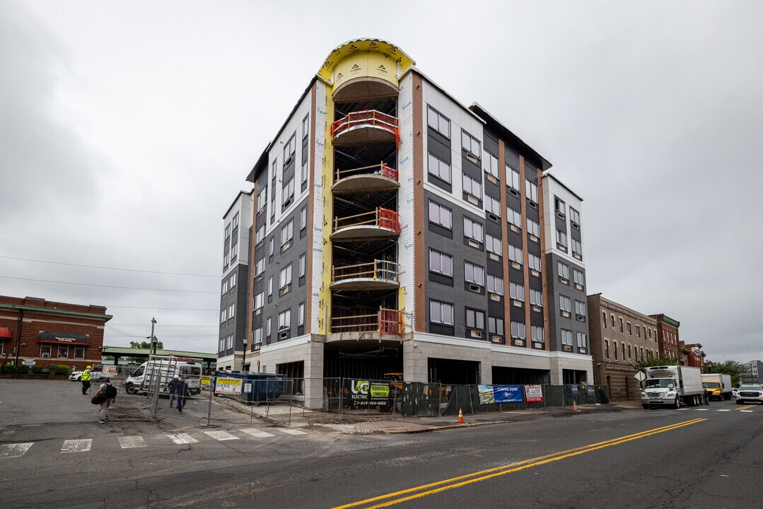 Meridia Bound Brook 300 in Bound Brook, NJ - Building Photo