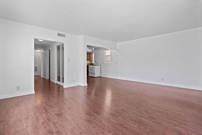 1142 Serrano Ave in Los Angeles, CA - Building Photo - Building Photo