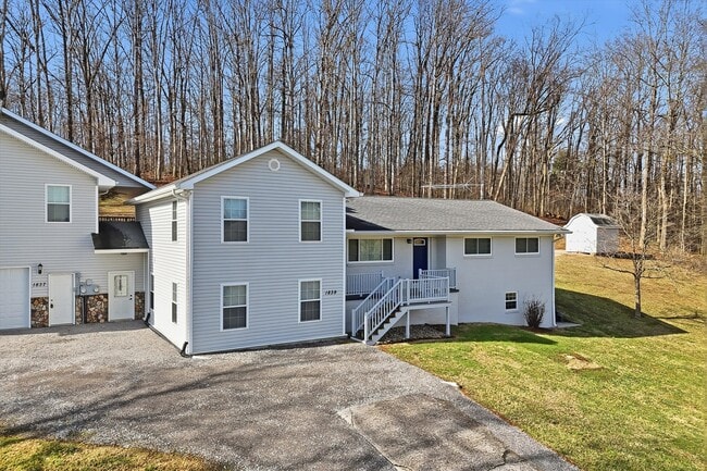 1839 Crumley Rd in Greenback, TN - Building Photo - Building Photo