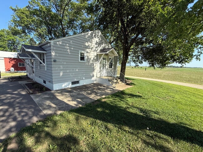 property at 1N479 Schrader Rd