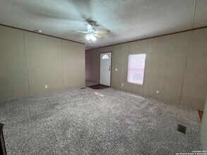 244 Cactus Wren Loop in New Braunfels, TX - Foto de edificio - Building Photo