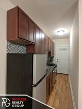 951 W Cornelia Ave, Unit 955-2B in Chicago, IL - Foto de edificio - Building Photo