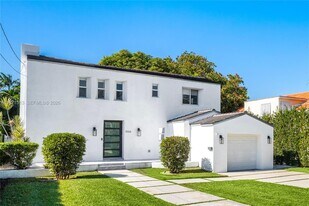 3166 Royal Palm Ave in Miami Beach, FL - Building Photo