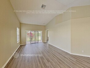 8 Erwood Pl in Boynton Beach, FL - Building Photo - Building Photo