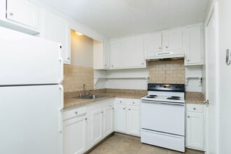 Pinney Brook in Ellington, CT - Building Photo - Interior Photo