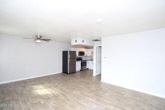 6044 N 21st Ave-Unit -1 in Phoenix, AZ - Building Photo - Building Photo