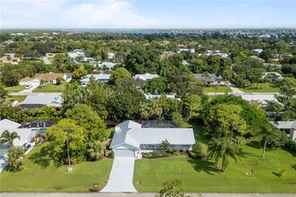 1996 SW Stratford Way in Palm City, FL - Building Photo - Building Photo