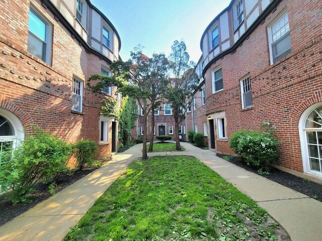 property at 918 Green Bay