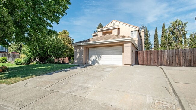 1104 Coulter Ct in Fairfield, CA - Building Photo - Building Photo